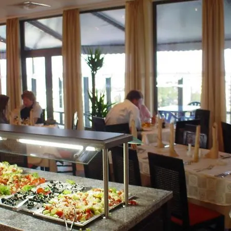 מלון Smartline Meridian 4*