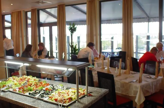 Хотел Smartline Meridian 4*