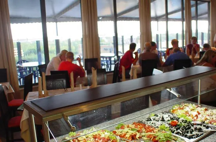 Хотел Smartline Meridian 4*